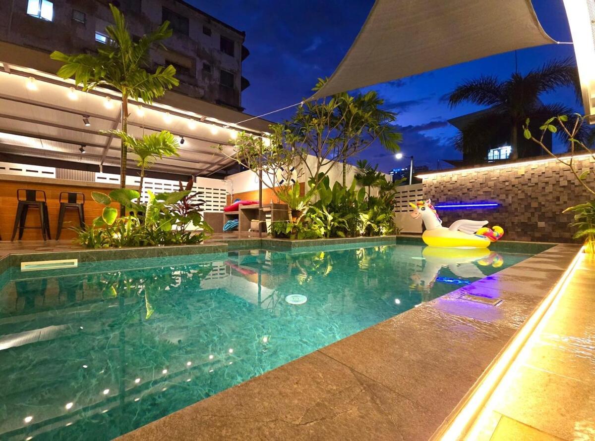 Rumah percutian Jonker Street New Cozy 20pax Swimming Pool Karaoke Malacca